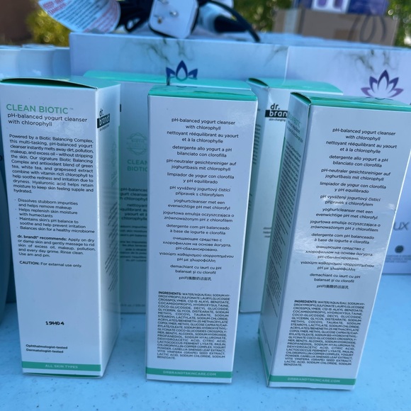 Dr. Brandt Clean Biotic - pH Balanced Yogurt Cleanser - Removes Dirt, Impurities - Picture 6 of 10